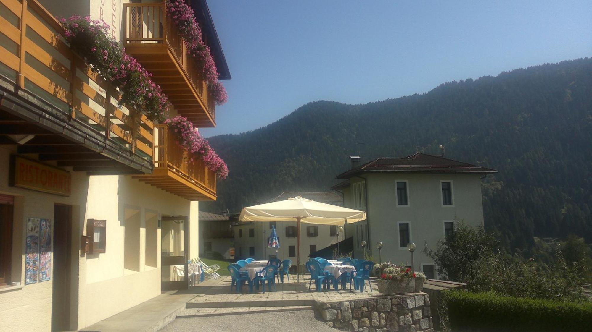 Hotel Serenella Canal San Bovo Eksteriør billede